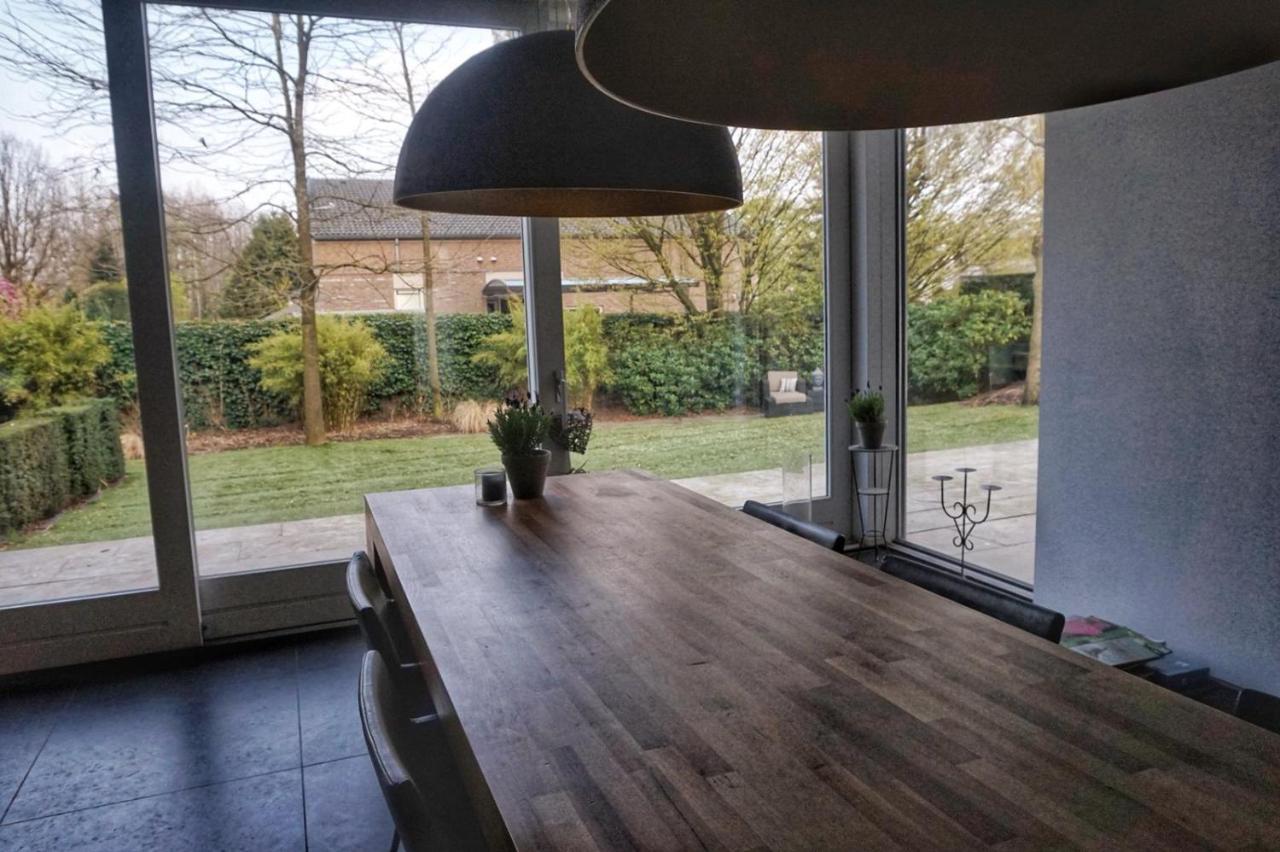 Bed & Wellness Boxtel, Luxe Kamer Met Airco En Eigen Badkamer, Ligbad Exterior foto
